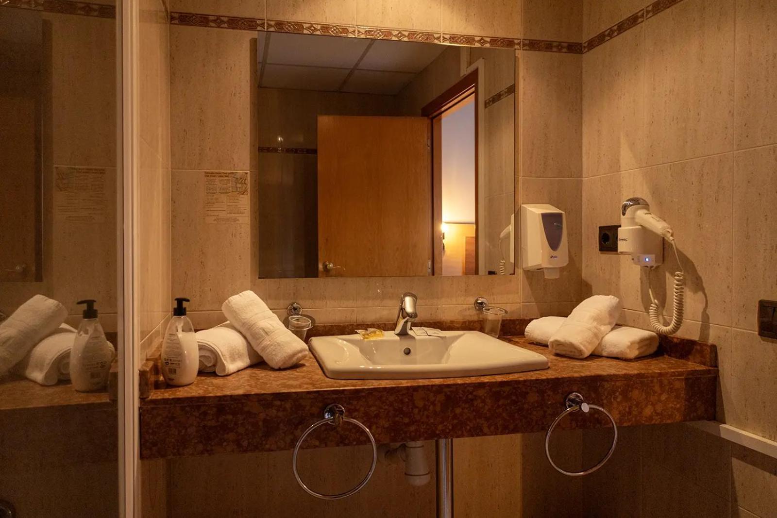 Hotel Sant Celoni Eksteriør bilde